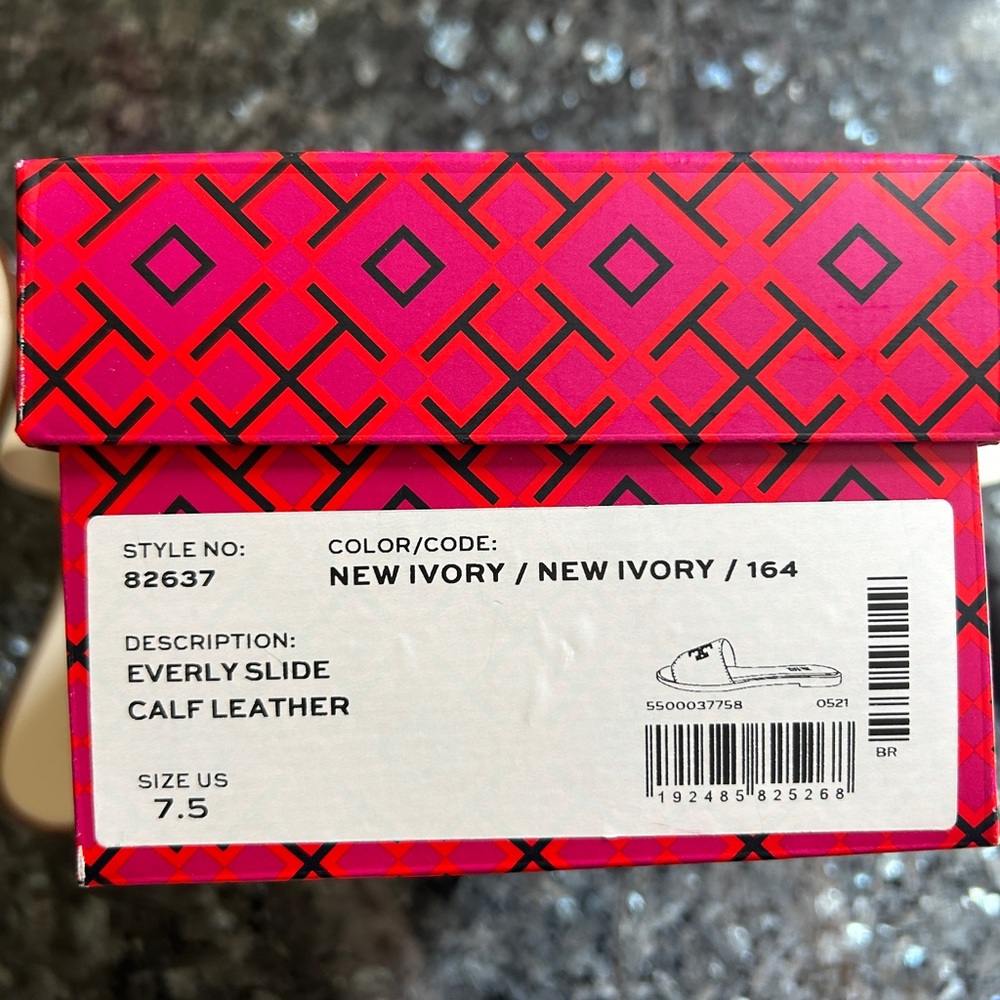 Tory Burch Cream Slide Sandals with Gold Logo 7.5 - Picture 5 of 5